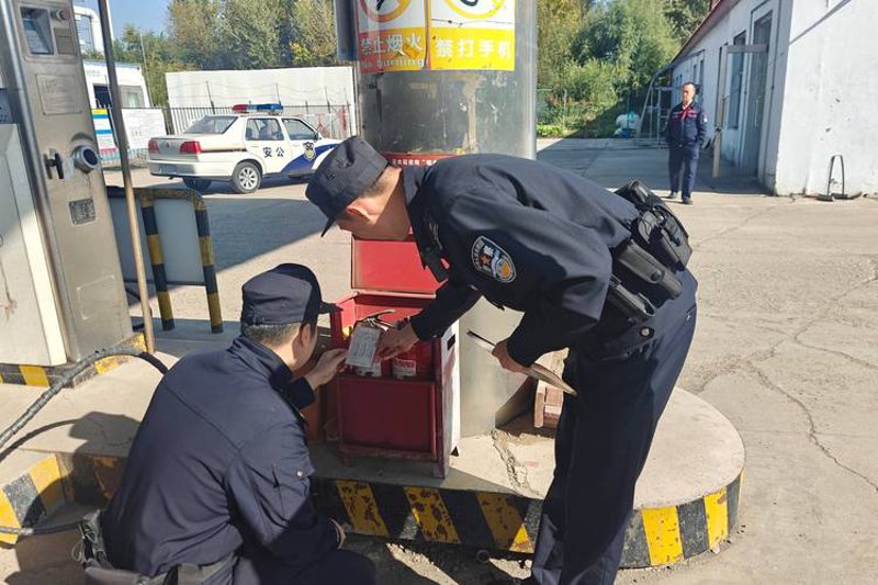 门卫保安：新时代的安全守护者
